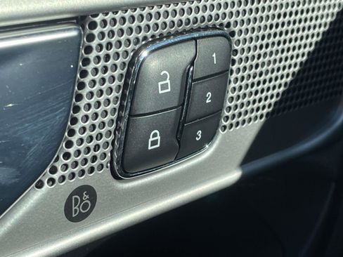 Used 2020 Ford Explorer Limited image 11