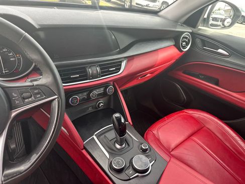 Used 2019 Alfa Romeo Stelvio AWD image 31