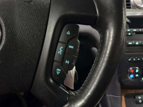 Used 2011 Buick Enclave CX image 25