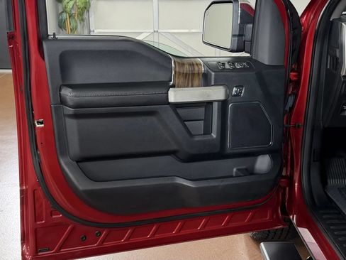 Used 2018 Ford F150 Lariat w/ Equipment Group 502A Luxury AWD/4WD image 17