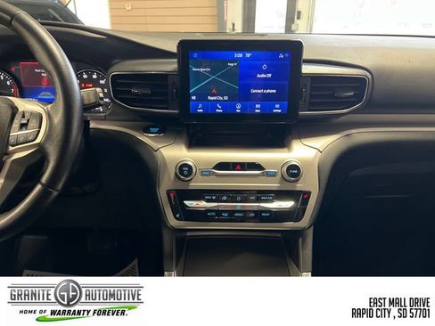 Used 2023 Ford Explorer XLT w/ Equipment Group 202A AWD/4WD image 17