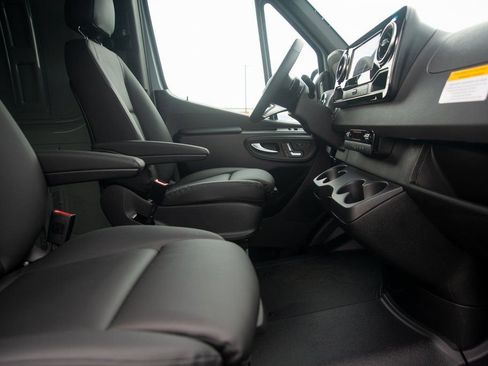New 2025 Mercedes-Benz Sprinter 2500 image 19