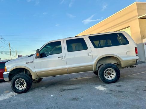 Used 2000 Ford Excursion Limited image 2