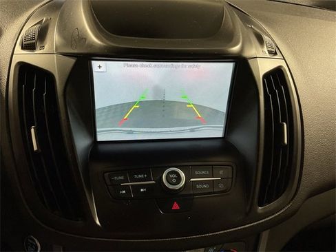 Used 2019 Ford Escape SE image 2