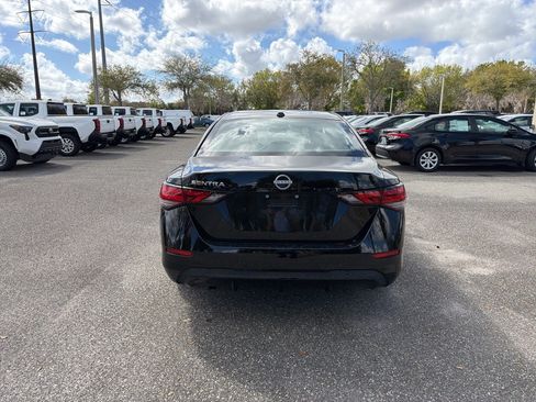 Used 2025 Nissan Sentra SV image 4