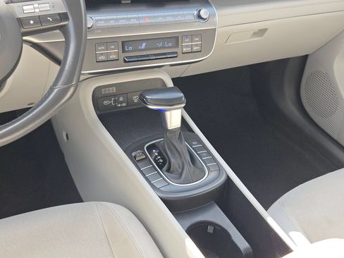 Used 2024 Hyundai Kona SEL FWD image 18