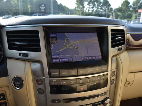 Used 2013 Lexus LX 570 4WD w/ Luxury Pkg image 11