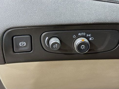 Used 2019 Buick Enclave Essence AWD/4WD image 12