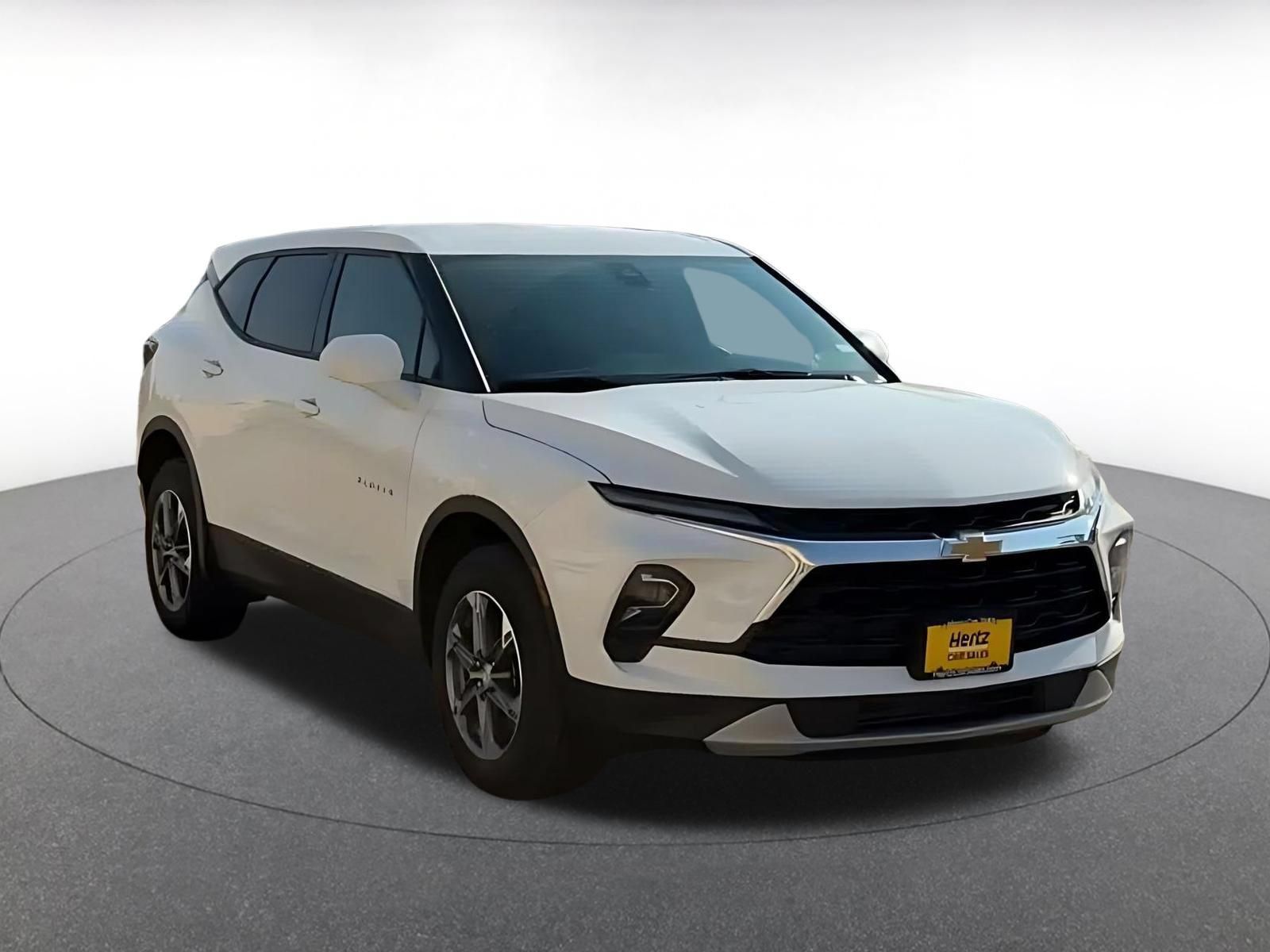 Used 2026 Chevrolet Blazer LT FWD image 3