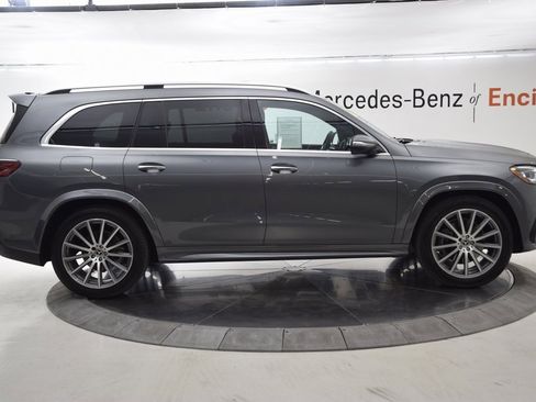 Used 2025 Mercedes-Benz GLS 450 4MATIC image 7