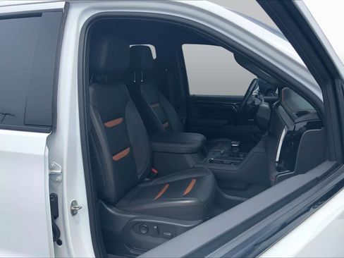 Used 2023 GMC Sierra 1500 AT4 AWD/4WD image 9