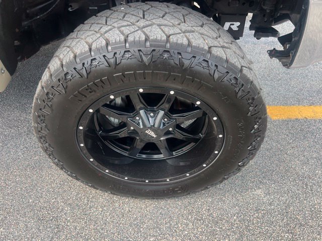 Used 2019 Toyota Tundra SR5 w/ SR5 Upgrade Package AWD/4WD image 2