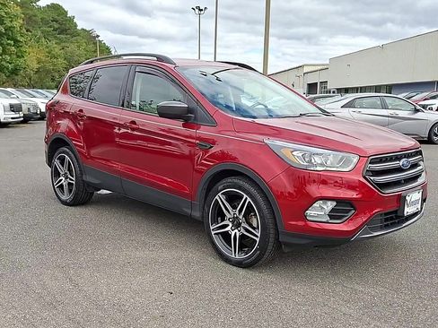 Used 2019 Ford Escape SEL image 2