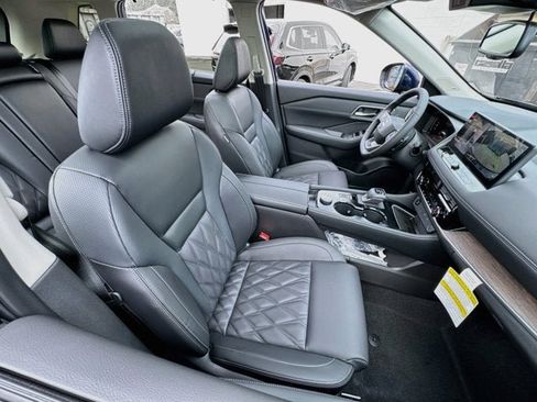 New 2026 Nissan Rogue Platinum AWD/4WD image 25