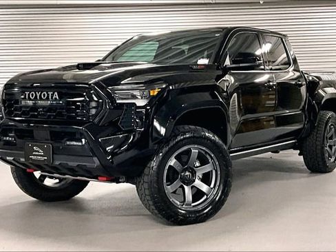 Used 2025 Toyota Tacoma TRD Pro AWD/4WD image 1