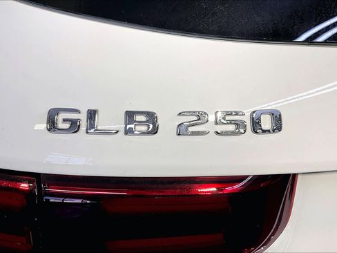 New 2026 Mercedes-Benz GLB 250 4MATIC image 6