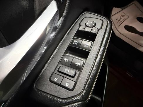Used 2025 RAM 1500 Laramie AWD/4WD image 14
