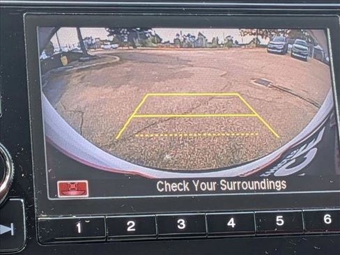 Used 2021 Honda HR-V LX image 12