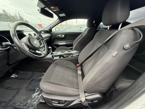 Used 2019 Ford Mustang GT w/ Black Accent Package RWD image 5