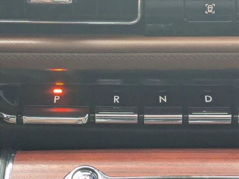 Used 2021 Lincoln Aviator Reserve w/ Equipment Group 210A image 11