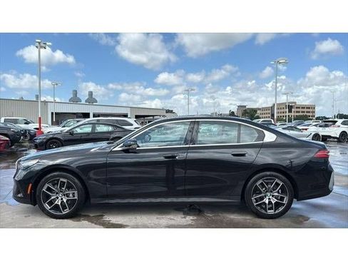 Used 2026 BMW 530i RWD image 3
