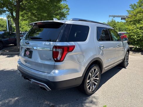 Used 2017 Ford Explorer Platinum image 8