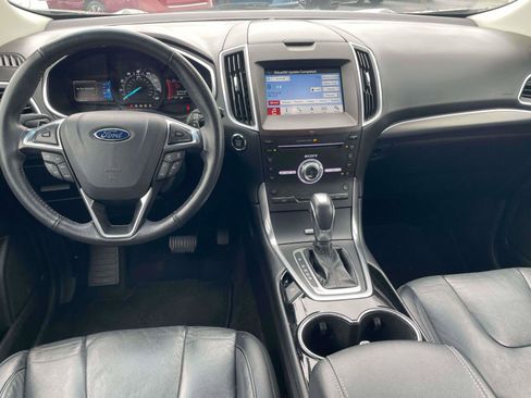 Used 2017 Ford Edge Titanium w/ Technology Package AWD/4WD image 7