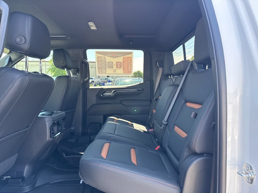 New 2026 GMC Sierra 1500 AT4 w/ AT4 Premium Package AWD/4WD image 32