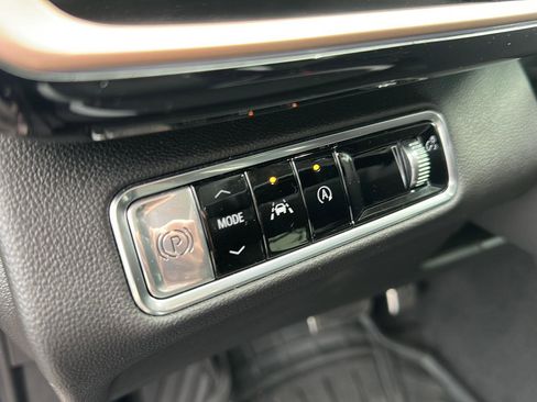 Used 2024 Buick Envision Sport Touring image 14