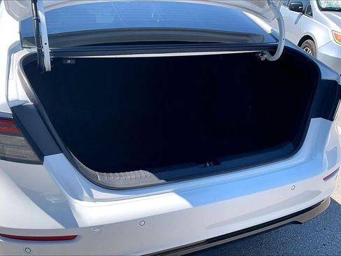 Used 2023 Honda Accord Touring image 4