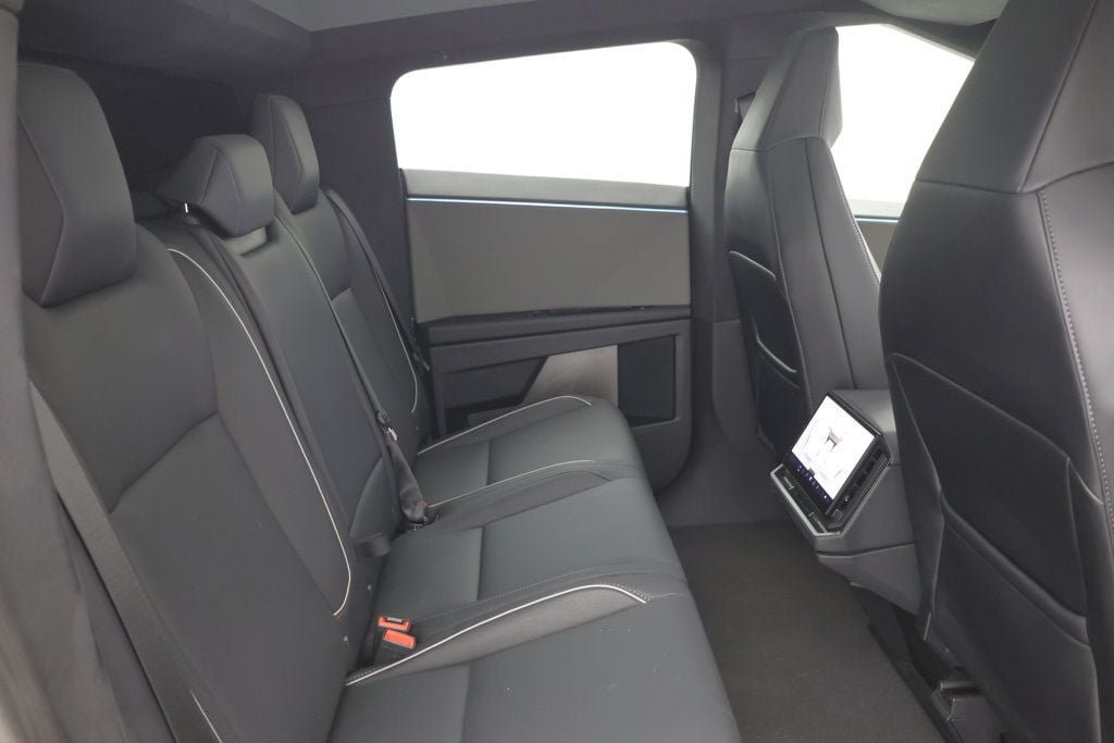 Used 2025 Tesla Cybertruck AWD Crew Cab image 27