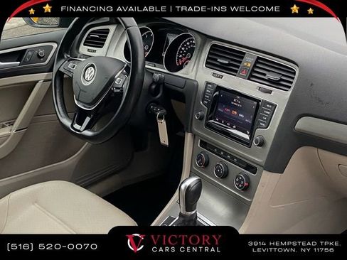 Used 2015 Volkswagen Golf S image 22