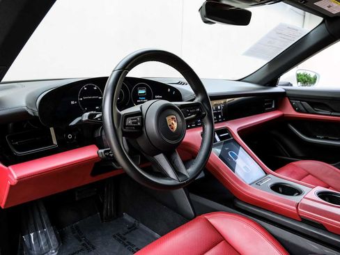 Used 2022 Porsche Taycan RWD image 4