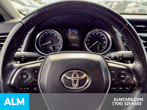 Used 2020 Toyota Camry SE FWD image 23