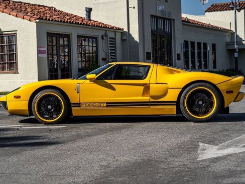 Used 2006 Ford GT image 2