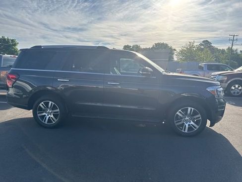 Used 2024 Ford Expedition Limited image 8
