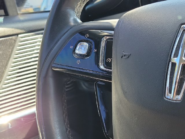 Used 2021 Lincoln Corsair FWD image 11