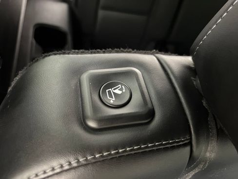Used 2025 Kia Telluride S FWD image 25