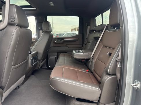 Used 2025 GMC Sierra 1500 Denali w/ Denali Reserve Package AWD/4WD image 14