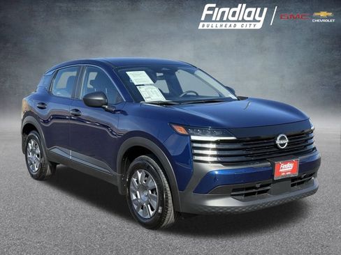 Used 2025 Nissan Kicks S image 1