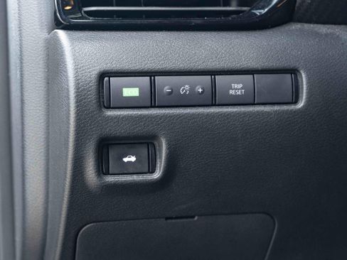 Used 2023 Nissan Sentra SV FWD image 36