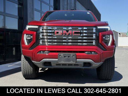 Used 2023 GMC Canyon Denali image 4