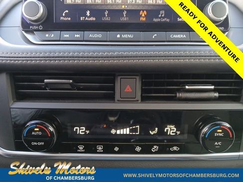 Used 2023 Nissan Rogue SV image 18