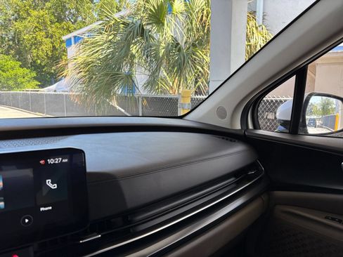 Used 2026 Kia Carnival FWD image 38