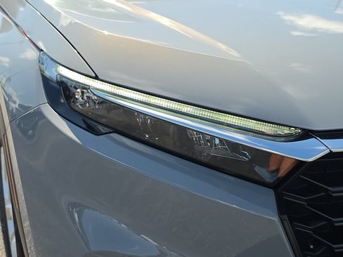 Used 2023 Honda CR-V LX image 7