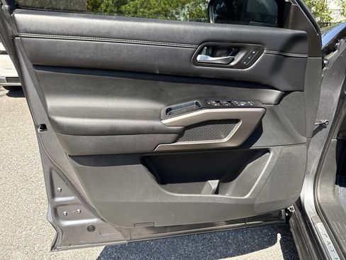 Used 2024 Nissan Pathfinder Platinum AWD/4WD image 22