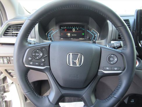 Used 2024 Honda Odyssey EX-L image 21