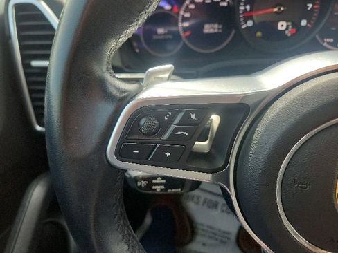 Used 2020 Porsche Cayenne AWD/4WD image 29