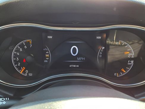 Used 2020 Jeep Grand Cherokee Limited w/ Luxury Group II image 18