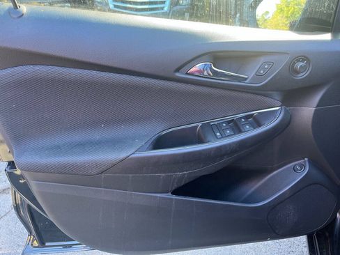 Used 2019 Chevrolet Cruze LS FWD image 11